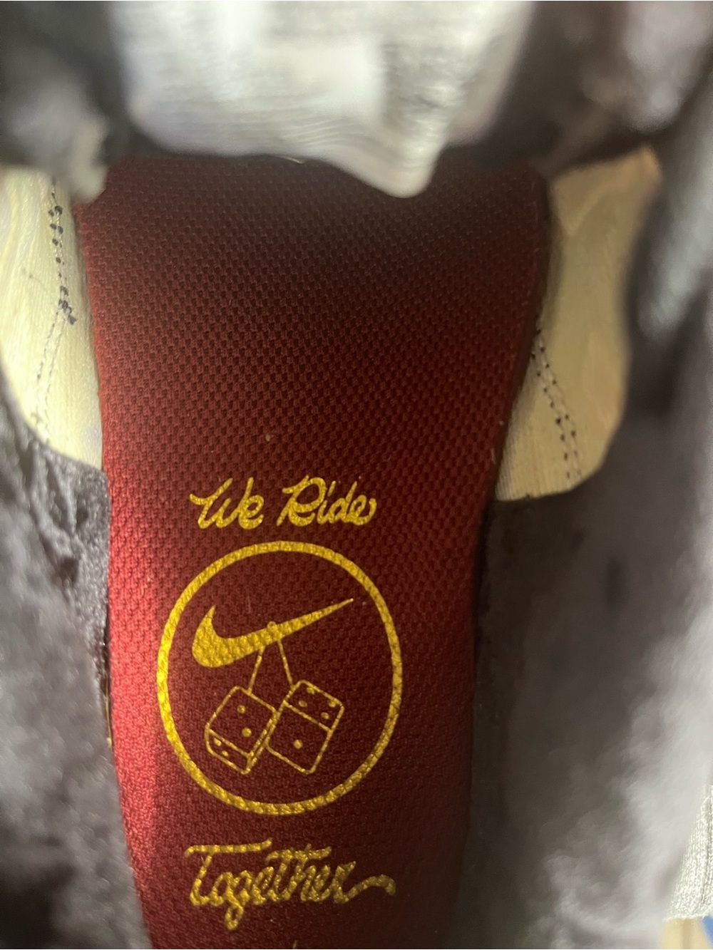 Nike sisterhood Women’s Gradient Red Air Max Sneakers with Gold Swoosh size 8 - Picture 7 of 9